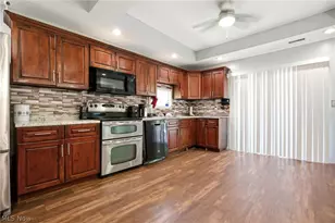 622 Riverside Blvd, Eastlake, OH 44095 - Photo 16