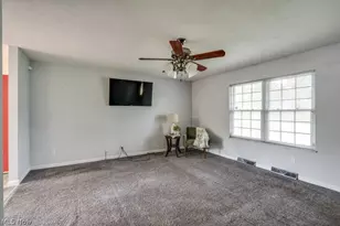 3277 Longwood Dr, Norton, OH 44203 - Photo 4