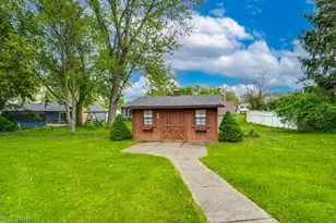 3277 Longwood Dr, Norton, OH 44203 - Photo 2