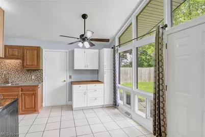 490 Abbyshire Drive, Berea, OH 44017 - Photo 6