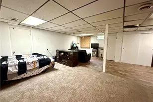 3918 Hanlin Way, Weirton, WV 26062 - Photo 16