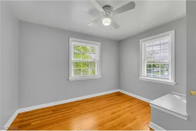 5440 Hollywood Avenue, Maple Heights, OH 44137 - Photo 10