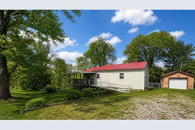 1405 Military Road, Zanesville, OH 43701 - Photo 2