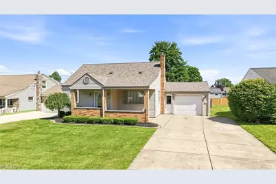 245 Manor Avenue, Struthers, OH 44471 - Photo 2
