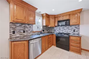 245 Manor Ave, Struthers, OH 44471 - Photo 12