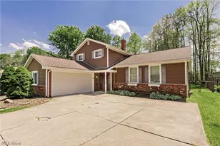 33320 Outley Park Dr, Solon, OH 44139 - Photo 2
