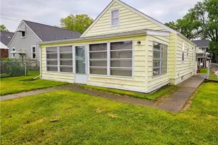 1423 26th St NW, Canton, OH 44709 - Photo 2