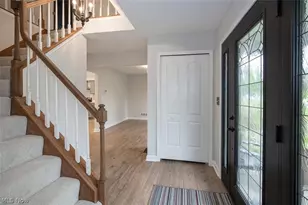 7528 Lakedge Ct, Hudson, OH 44236 - Photo 2