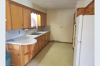 3105 Washington Avenue, Lorain, OH 44052 - Photo 4
