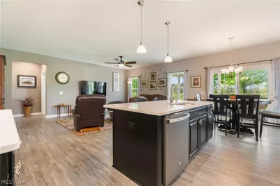 5810 Quarry Lake Drive SE, Canton, OH 44730 - Photo 14