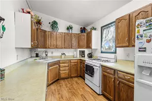 915 Clark St, Cambridge, OH 43725 - Photo 10