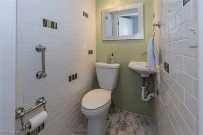1383 Delia Avenue, Akron, OH 44320 - Photo 18