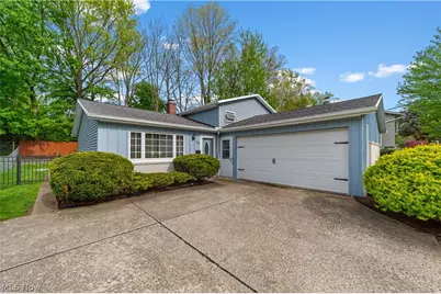 176 Pinewood Drive, Elyria, OH 44035 - Photo 2