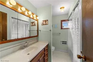 176 Pinewood Dr, Elyria, OH 44035 - Photo 20