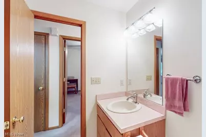 249 W Heatherwood Drive, Barberton, OH 44203 - Photo 24