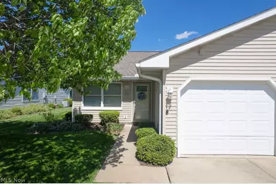 249 W Heatherwood Drive, Barberton, OH 44203 - Photo 2
