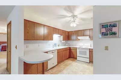249 W Heatherwood Drive, Barberton, OH 44203 - Photo 10