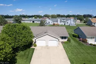 249 W Heatherwood Dr, Barberton, OH 44203 - Photo 30