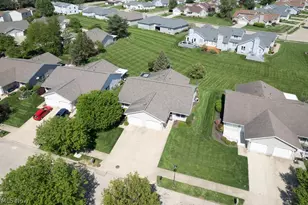 249 W Heatherwood Dr, Barberton, OH 44203 - Photo 34