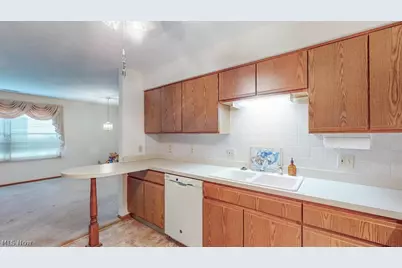 249 W Heatherwood Drive, Barberton, OH 44203 - Photo 14