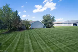 249 W Heatherwood Dr, Barberton, OH 44203 - Photo 36