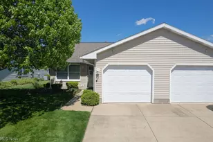 249 W Heatherwood Dr, Barberton, OH 44203 - Photo 1