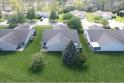 249 W Heatherwood Drive, Barberton, OH 44203 - Photo 32
