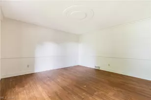 5787 Eastview St, Louisville, OH 44641 - Photo 2