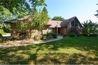 963 Mansion Circle, Barberton, OH 44203 - Photo 2