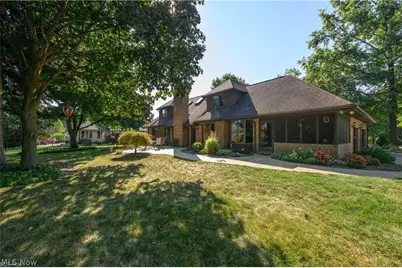 963 Mansion Circle, Barberton, OH 44203 - Photo 4