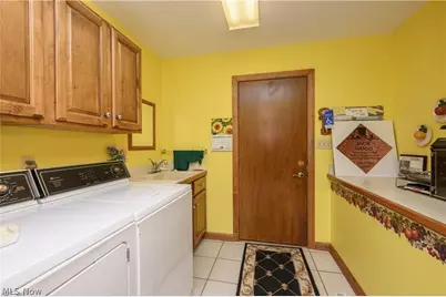 963 Mansion Circle, Barberton, OH 44203 - Photo 16