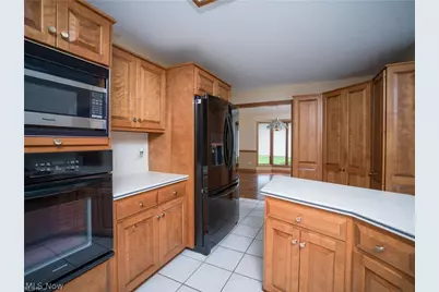 963 Mansion Circle, Barberton, OH 44203 - Photo 14