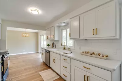 3877 Grove Street NE, Canton, OH 44721 - Photo 8
