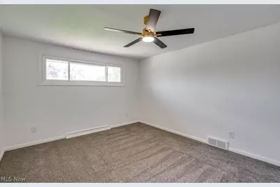 3877 Grove Street NE, Canton, OH 44721 - Photo 14
