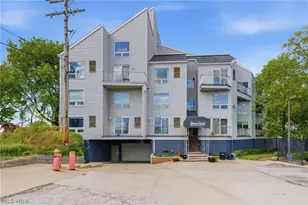 1900 Grove Ct, Loveland, OH 44113 - Photo 2