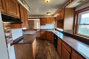 429 Comstock St NW, Warren, OH 44483 - Photo 6