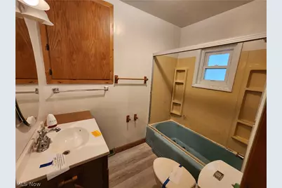 429 Comstock Street NW, Warren, OH 44483 - Photo 10