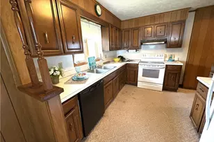 446 Sinclair Ave, Yorkville, OH 43971 - Photo 10
