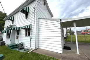 446 Sinclair Ave, Yorkville, OH 43971 - Photo 4