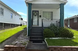 446 Sinclair Ave, Yorkville, OH 43971 - Photo 2