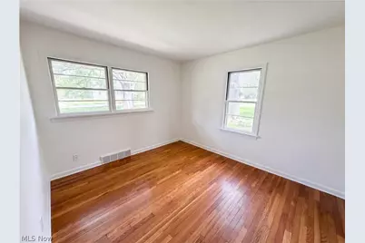 1064 Munroe Falls Kent Road, Kent, OH 44240 - Photo 4