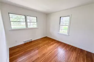 1064 Munroe Falls Kent Rd, Kent, OH 44240 - Photo 4