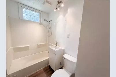 1064 Munroe Falls Kent Road, Kent, OH 44240 - Photo 6