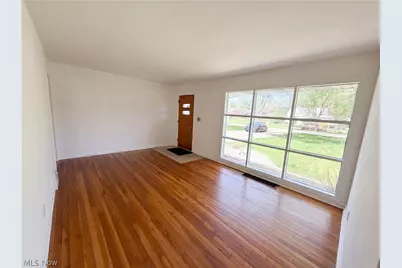 1064 Munroe Falls Kent Road, Kent, OH 44240 - Photo 8