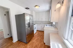 1064 Munroe Falls Kent Rd, Kent, OH 44240 - Photo 2