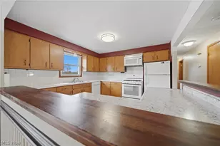 3770 Dotwood St NW, North Canton, OH 44720 - Photo 12