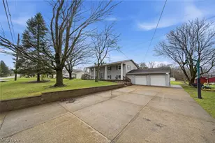 3770 Dotwood St NW, North Canton, OH 44720 - Photo 2