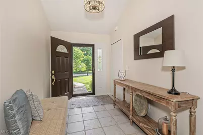 5766 Green Circle, Willoughby, OH 44094 - Photo 2