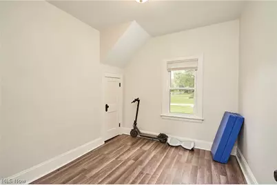 3091 N Bender Avenue, Akron, OH 44319 - Photo 12