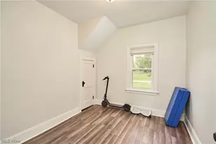 3091 N Bender Ave, Akron, OH 44319 - Photo 12